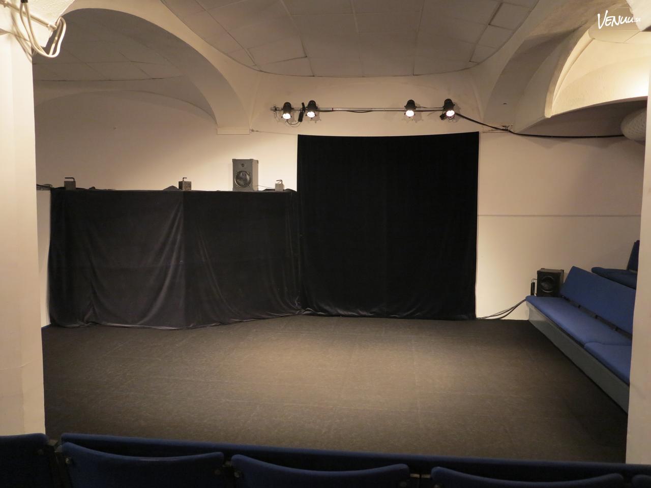 ansluta scenen