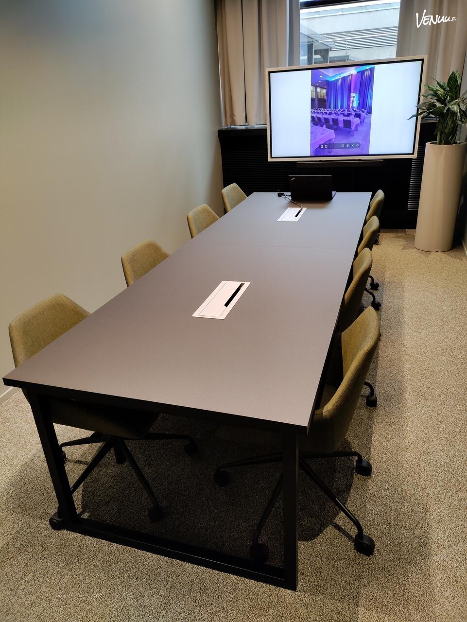 Bank / Leonia Katso kuvat ja varaa helposti Venuu.fi