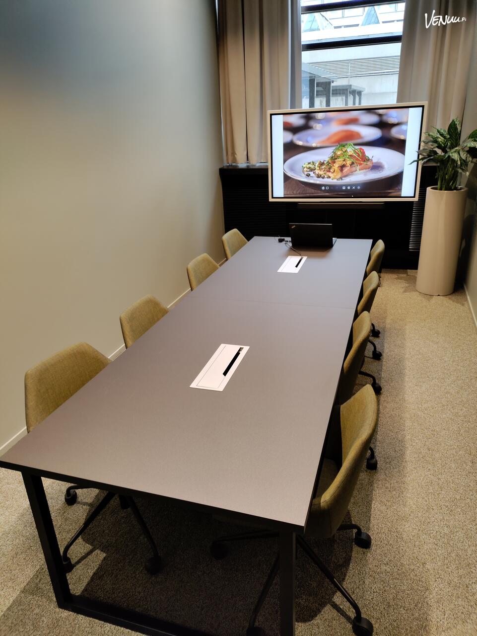 Bank / Leonia Katso kuvat ja varaa helposti Venuu.fi