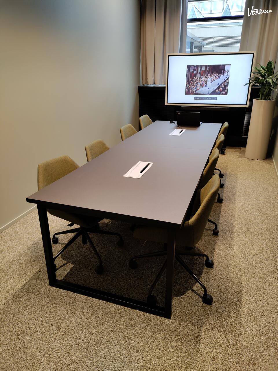 Bank / Leonia Katso kuvat ja varaa helposti Venuu.fi