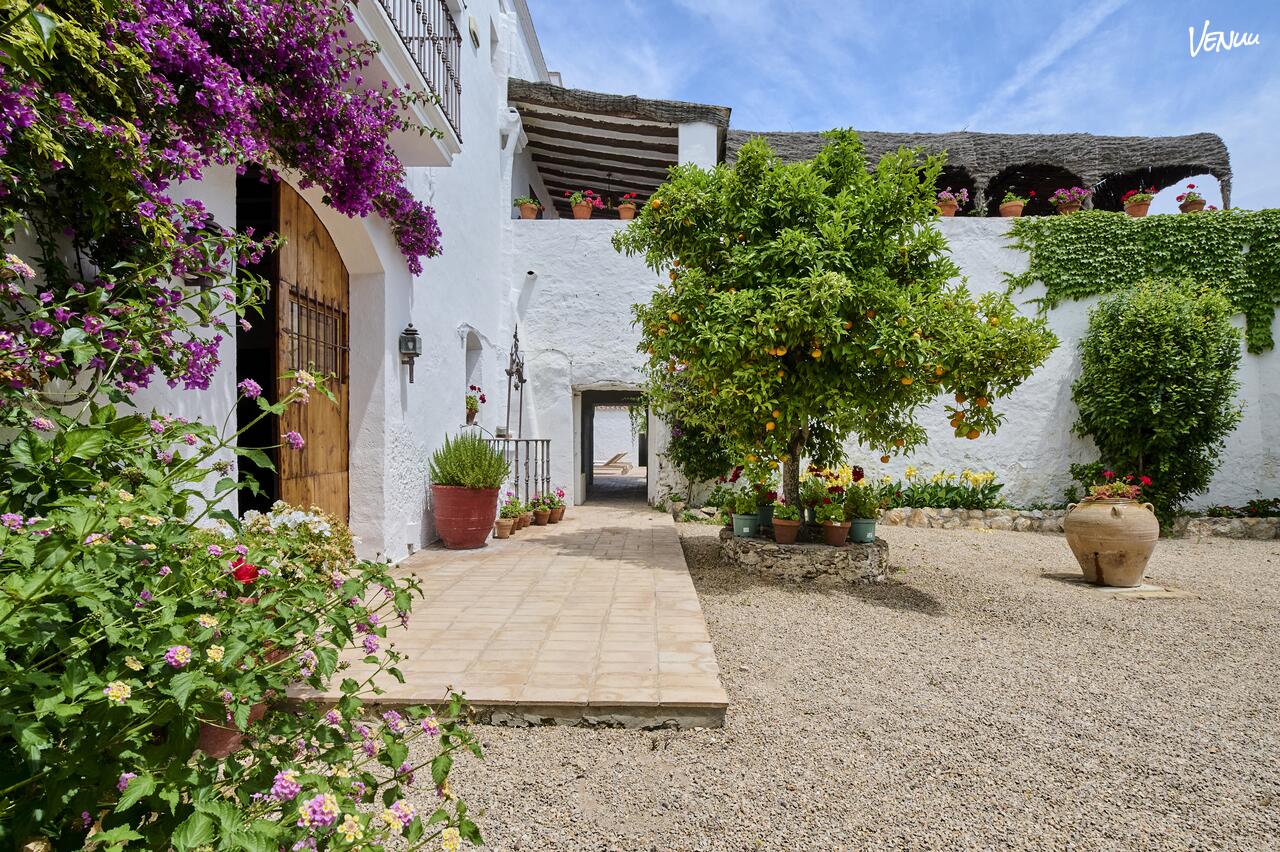 Masia Blanca / El Patio del Naranjo Reserva para tu
