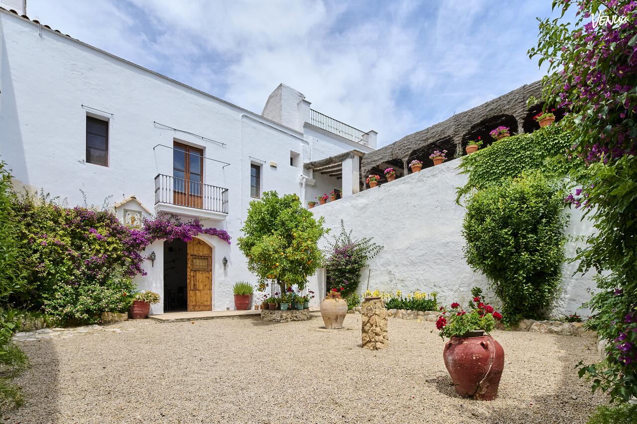 Masia Blanca / El Patio del Naranjo Reserva para tu