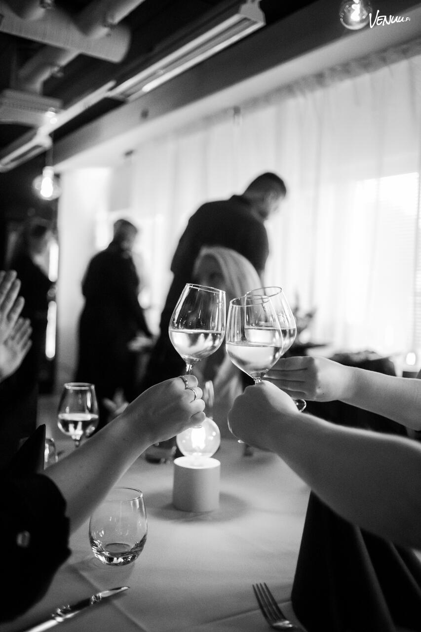 el-mys-hermannin-studiot-tasting-katso-kuvat-ja-varaa-venuu-fi